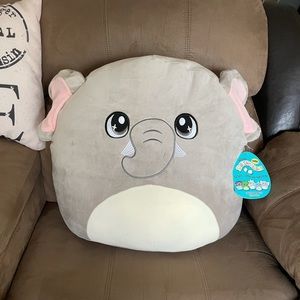Mila Squishmallow Jumbo